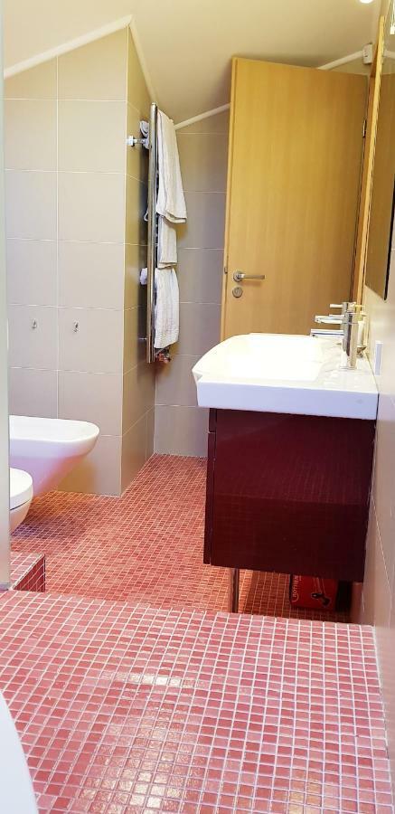 Exceptional Uzupis Bridge 3 Bedroom Apartment Vilna Exterior foto