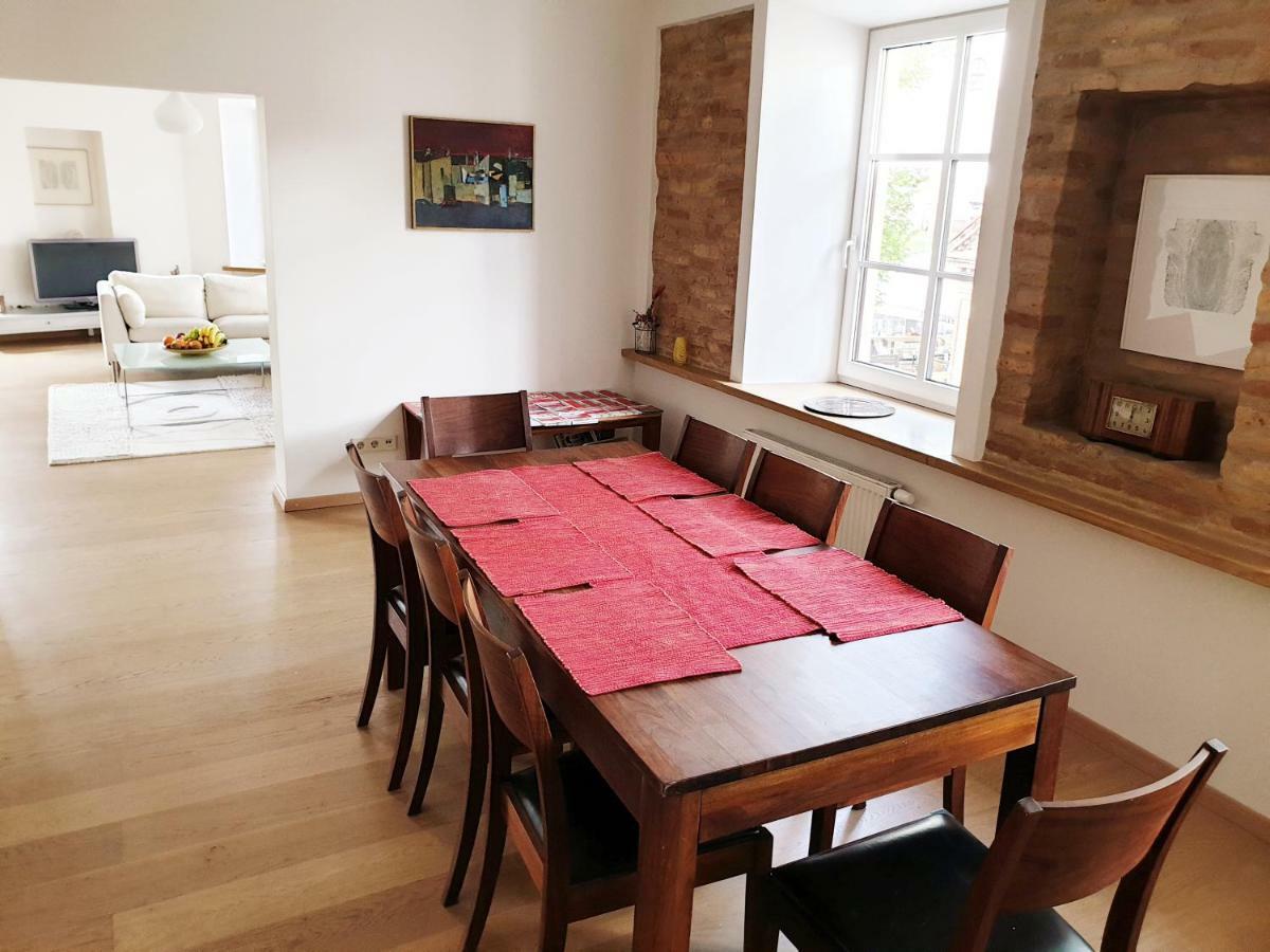 Exceptional Uzupis Bridge 3 Bedroom Apartment Vilna Exterior foto