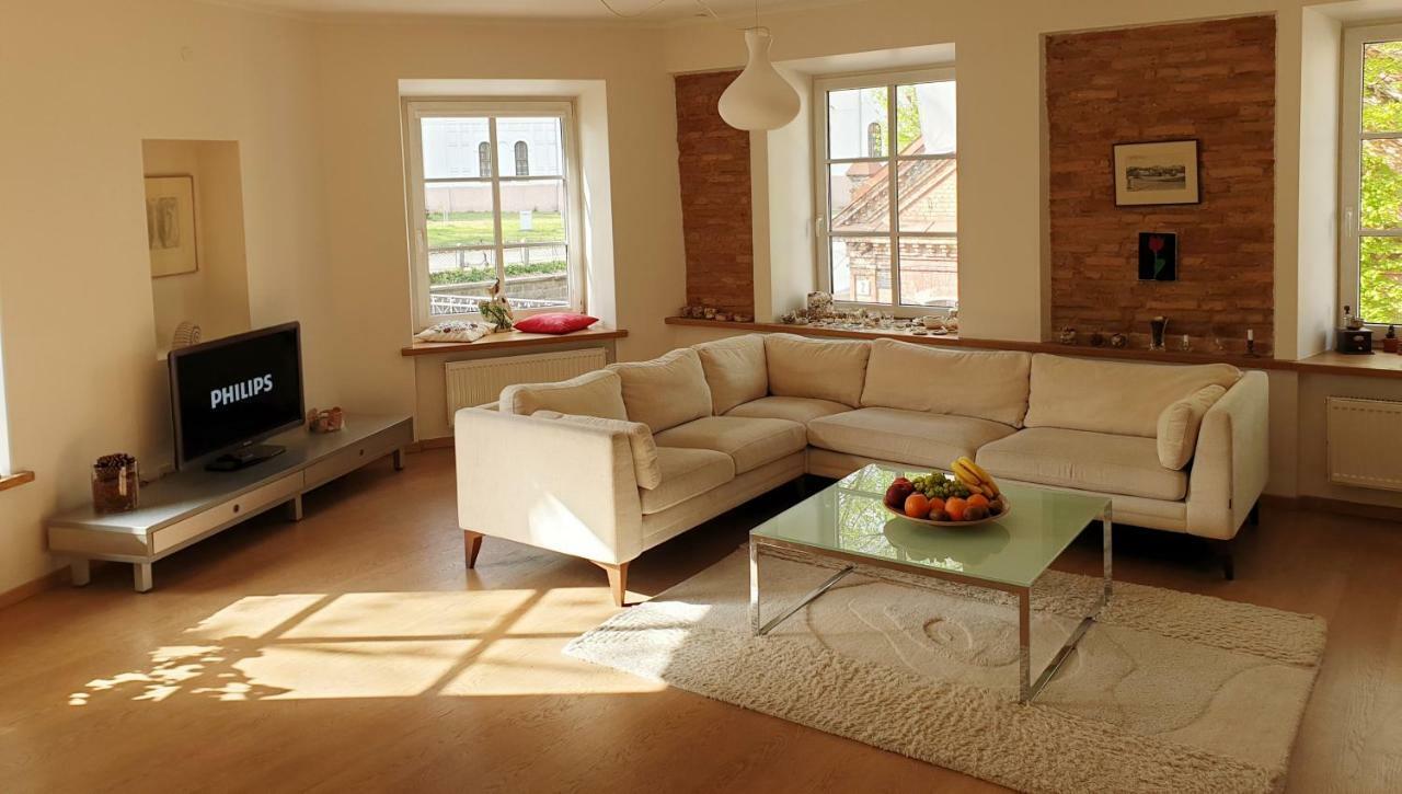 Exceptional Uzupis Bridge 3 Bedroom Apartment Vilna Exterior foto