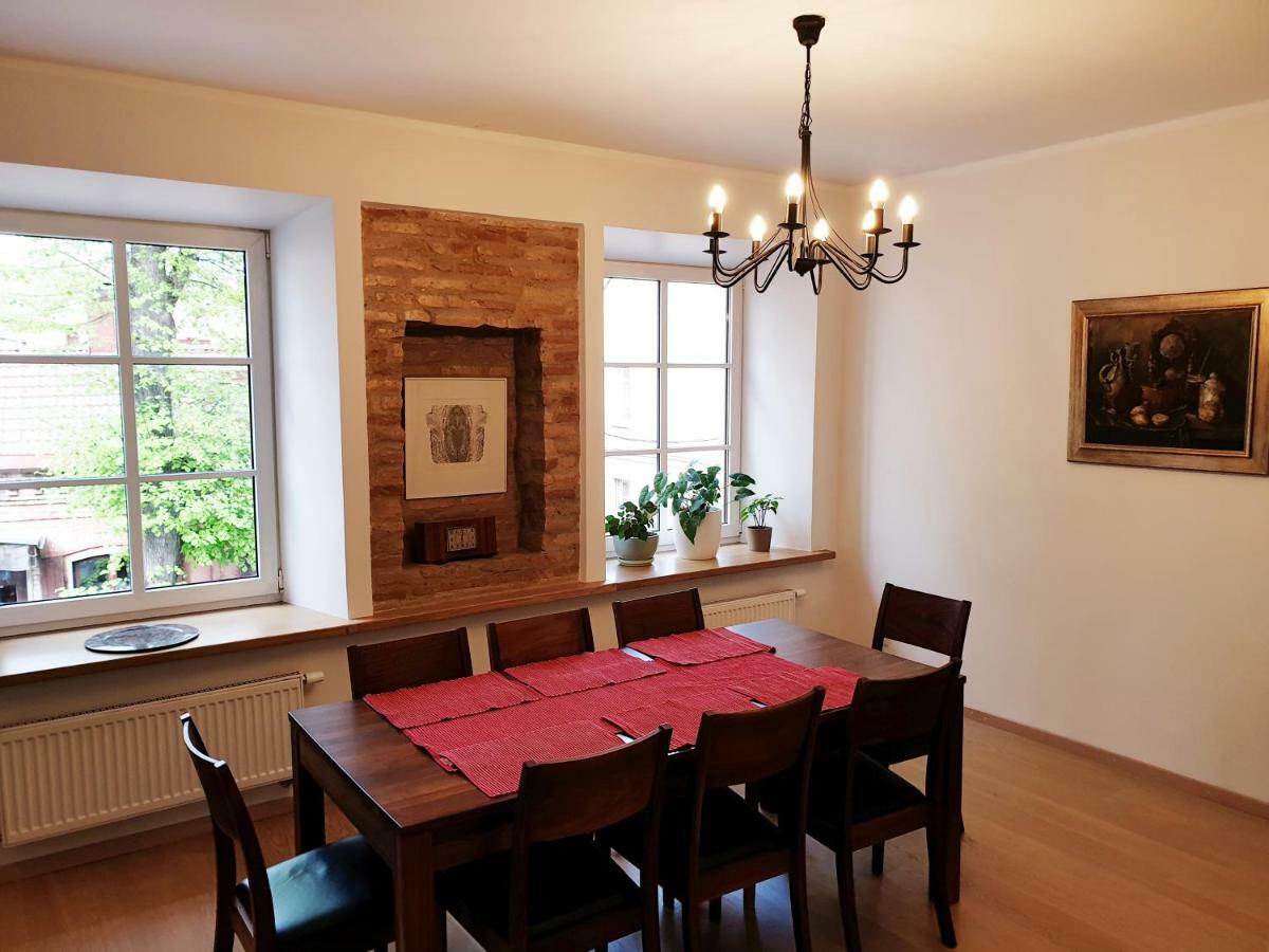 Exceptional Uzupis Bridge 3 Bedroom Apartment Vilna Exterior foto
