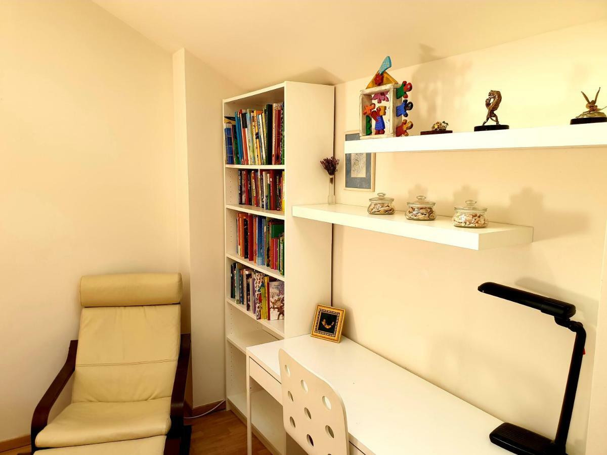 Exceptional Uzupis Bridge 3 Bedroom Apartment Vilna Exterior foto